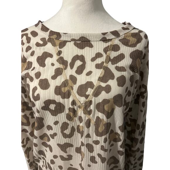 Hopely Boutique Leopard Top Brown and Cream Size Large Stitching Ribbed NWOT - Picture 2 of 7